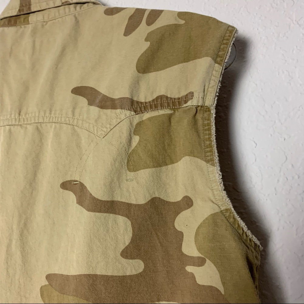 10.Deep Brown Camo Button-Down Vest Shirt - Picture 6 of 7